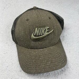 Nike Sportswear Classic 99 Trucker Green Snap Hat Embroidered Logo Cap Mesh